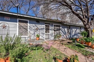 Building Photo - 8400 Sequoia Dr