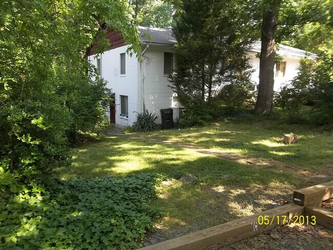 Quiet Study Haven: 1BR + Den just Steps from UNC - Quiet Study Haven: 1BR + Den just Steps from UNC House