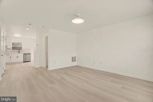 Building Photo - 14805 Strawberry Ln