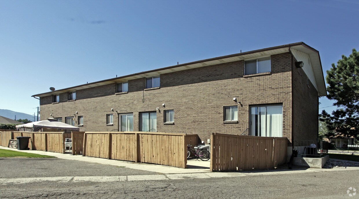 Building Photo - 869-877 S Vine St