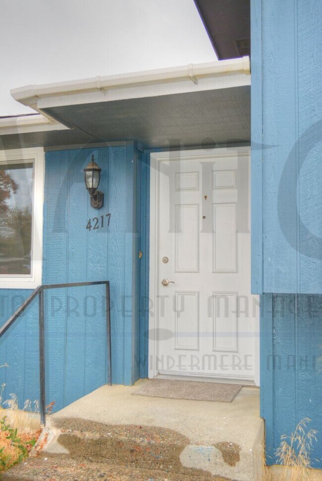 Building Photo - 4217 E Marietta Ave