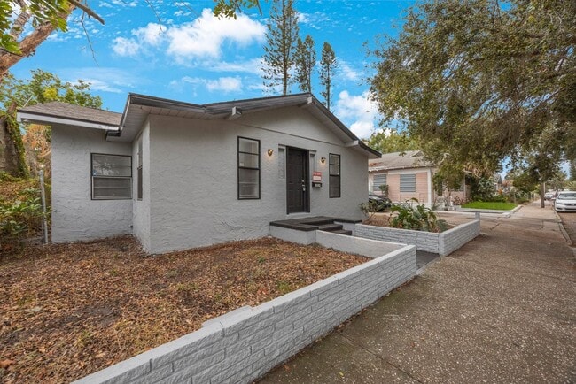 Building Photo - $25 App Fee & December Rent Free! * 4bdrm/...