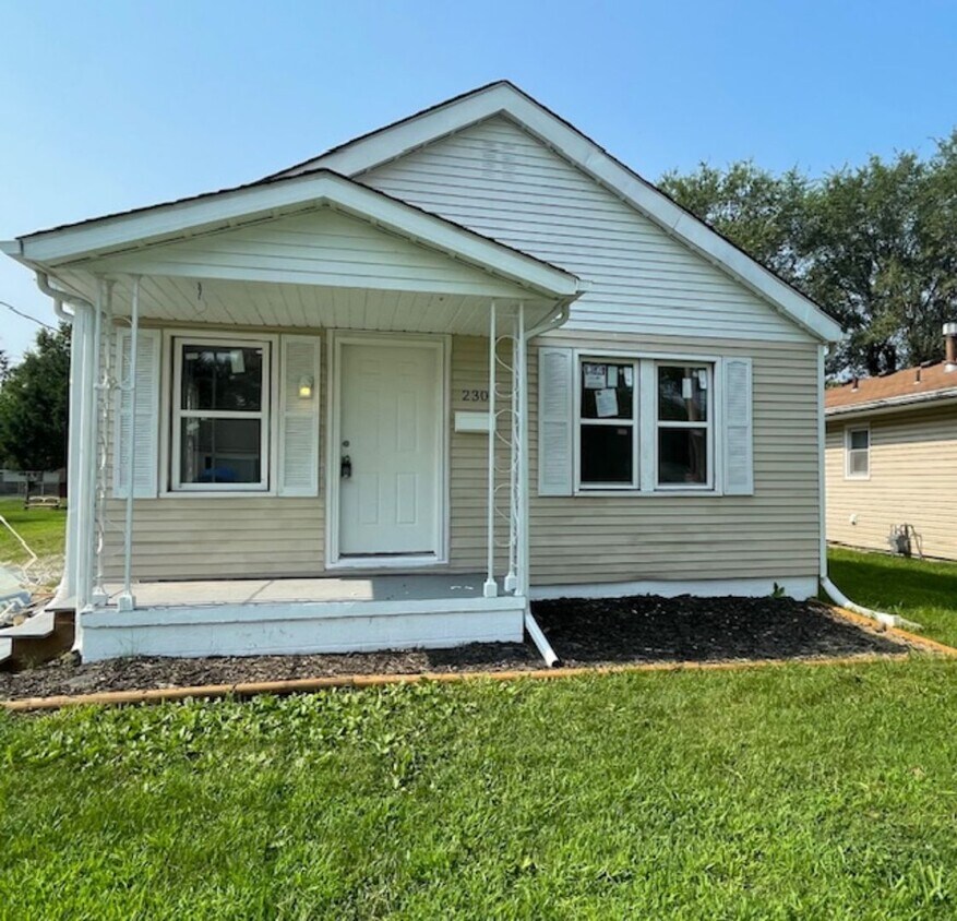 Primary Photo - Spacious 3BD/1BA