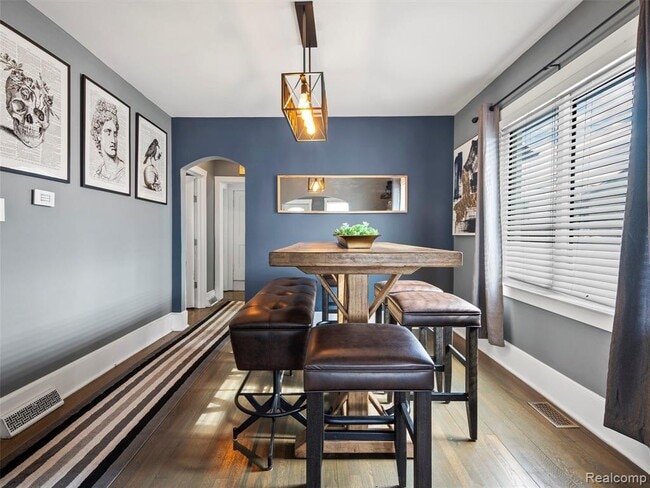 Foto del edificio - 23110 Carlisle Ave