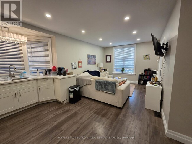 Building Photo - 81 Gage Ave S