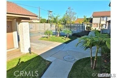 Foto del edificio - 5032 Via Helena