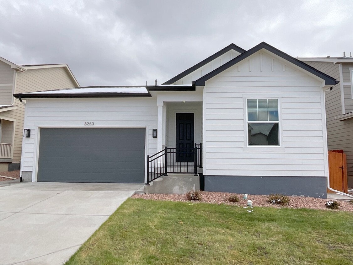 3 Bedroom Home Available Near N Powers Blvd & Dublin Blvd! - 3 Bedroom Home Available Near N Powers Blvd & Dublin Blvd!