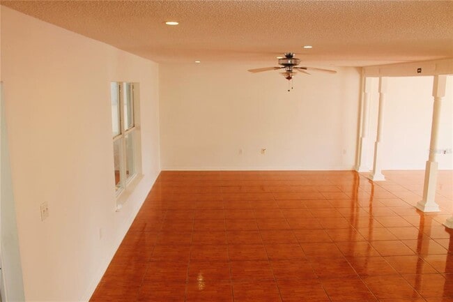 Foto del edificio - 15738 Switch Cane St