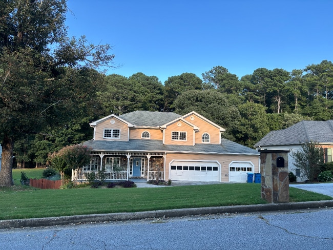 Building Photo - 2068 Lakewood Cir SW