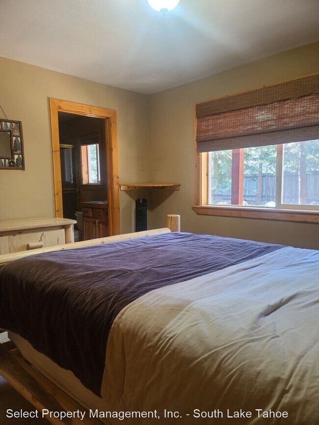 Building Photo - 3 br, 3 bath House - 1570 Crystal Air Dr