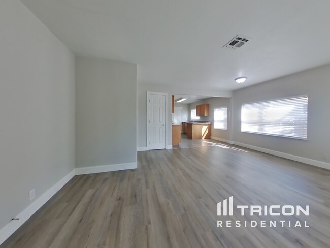Foto del edificio - 904 Bidwell St