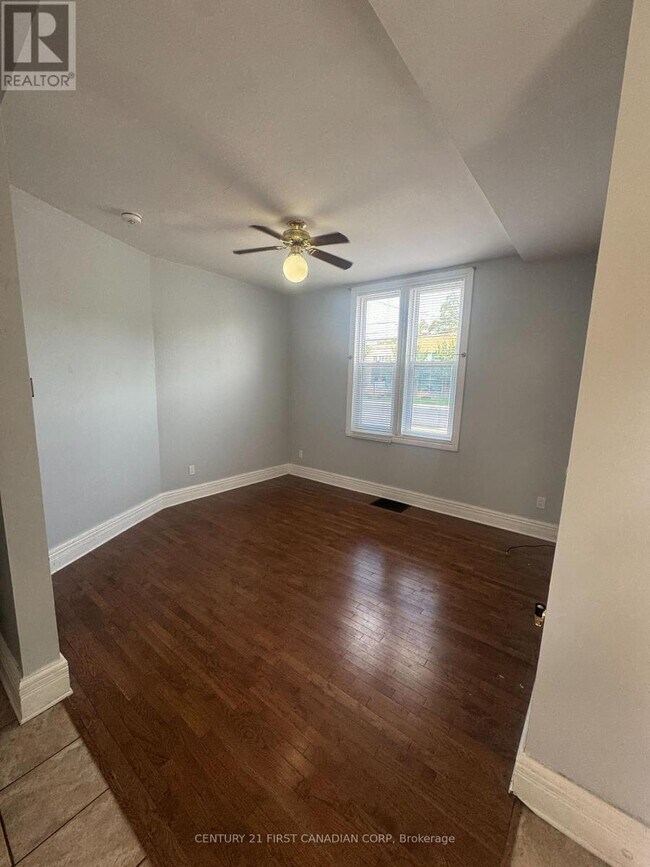 Photo du bâtiment - 28 OXFORD St