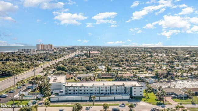 Foto del edificio - 1595 N Atlantic Ave