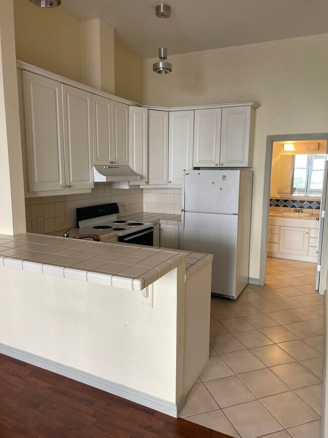 569 Hayes St Unit Apt 2., San Francisco, CA 94102 Condo for Rent in