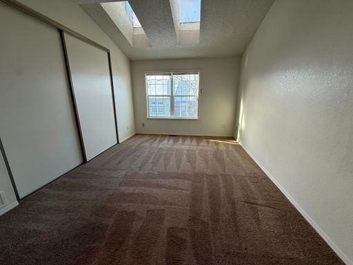 Building Photo - Beautiful 2-Bedroom Townhome in Aurora – Available November 10th!