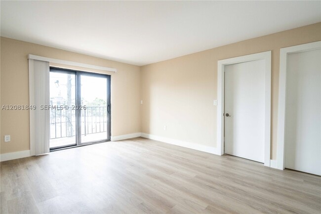 Building Photo - 6960 Rue Vendome