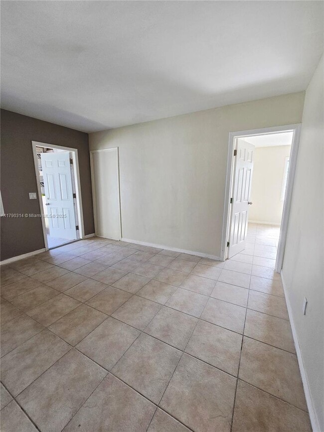 Foto del edificio - 724 SW 7th Terrace