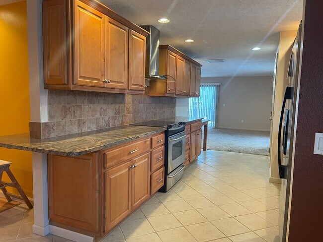 Foto del edificio - 3 Bedroom Home in White Salmon For Rent