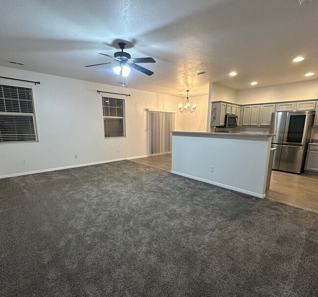 Foto del edificio - Impressive Remodeled 2 Bed 2 Bath Townhome