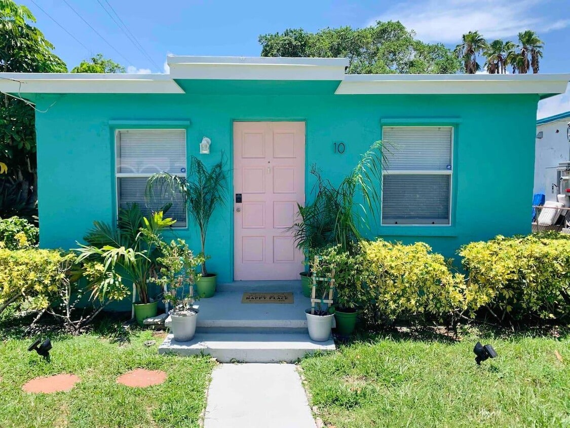 Primary Photo - 10 SW 4th Ave