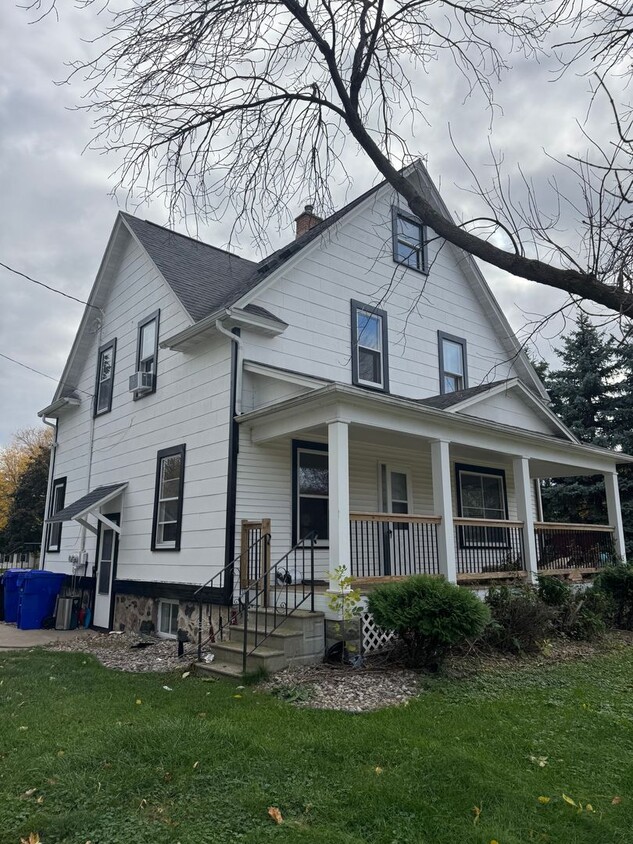 Foto del edificio - 1421 E Midway Rd