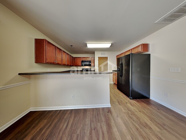 Building Photo - 4043 Eastside Court