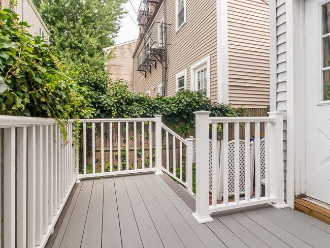 Building Photo - 294 D St