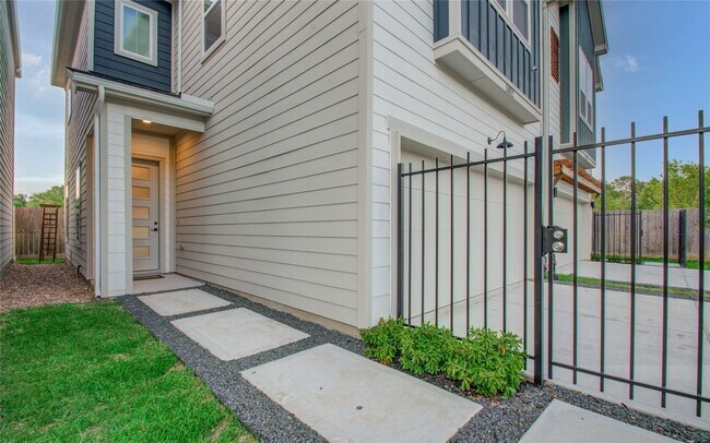 Foto del edificio - 1052 Mansfield St
