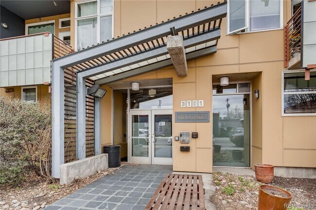 Foto del edificio - Sunny 3rd floor RiNo Corner Unit Condo- Gr...
