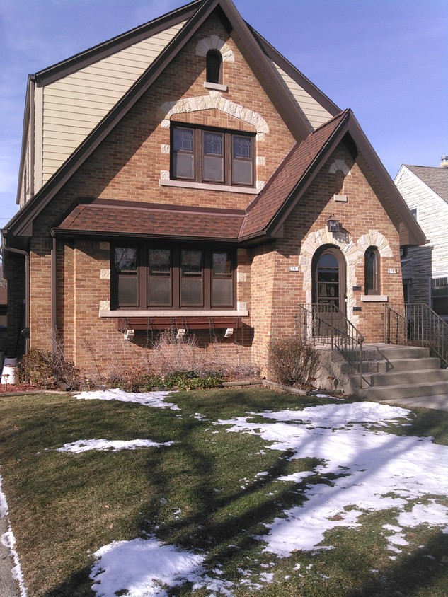 Primary Photo - 2741-2743 N Carlton Pl