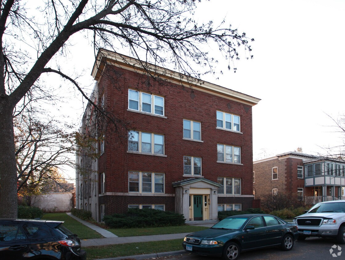 Building Photo - 3143 Holmes Ave S