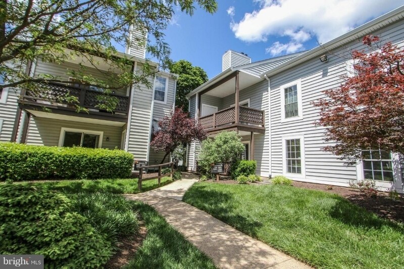 Primary Photo - 9999 Oakton Terrace Rd