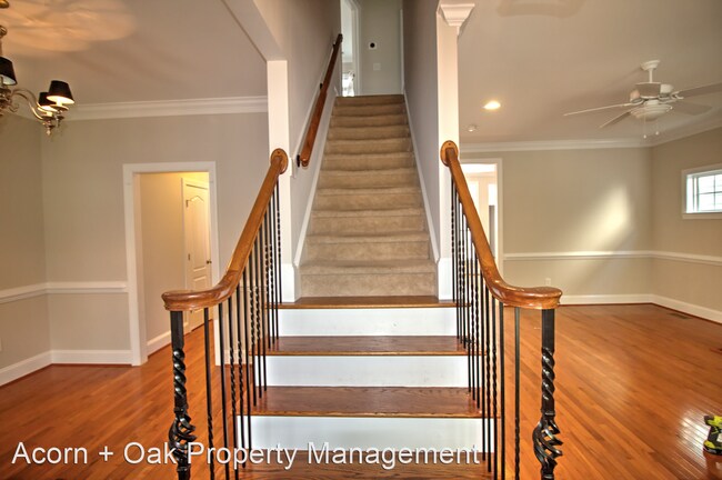 Foto del edificio - 4 br, 3.5 bath House - 1125 N Blount St