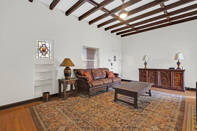 Building Photo - 2708 Richmond Ave