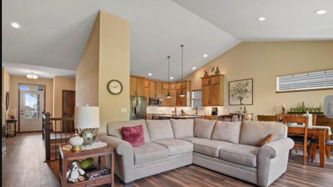 Foto del edificio - 10240 Watts Rd