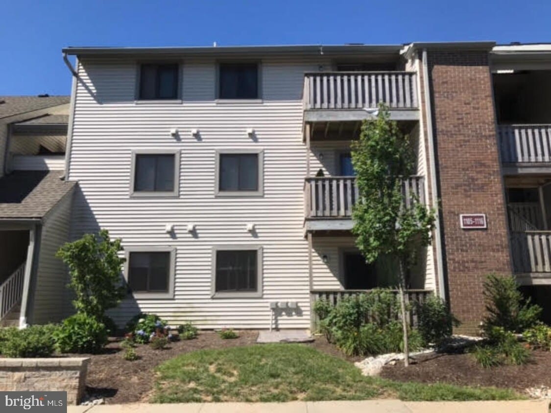 Primary Photo - 1105 Ravens Crest Dr