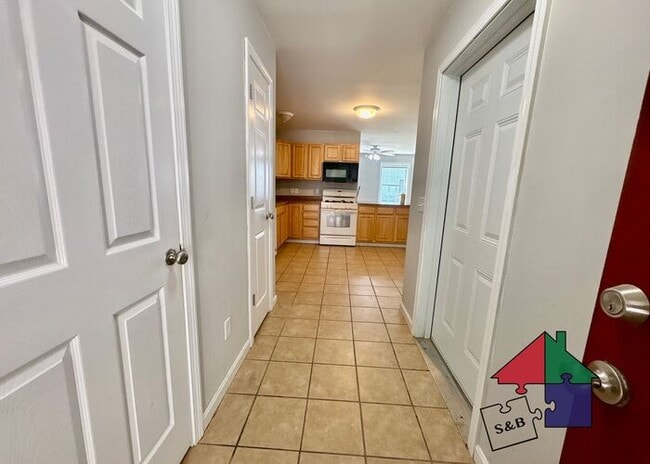 Building Photo - Spacious Milton 3 Bedroom - Pet Friendly!
