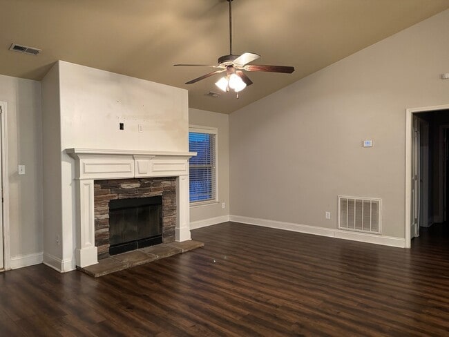 Building Photo - 256 Village Springs Dr