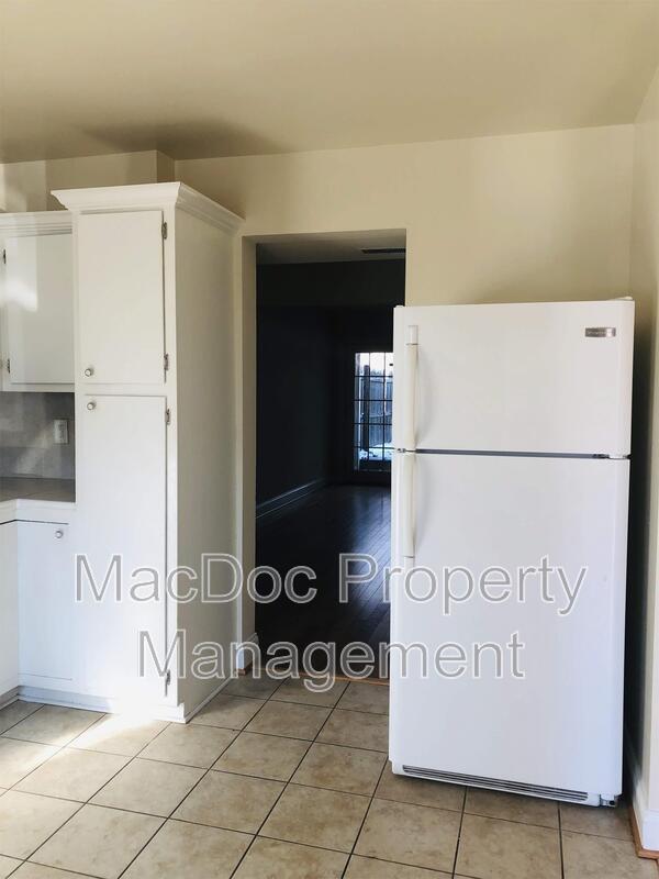 Building Photo - 405 Olde Greenwich Cir