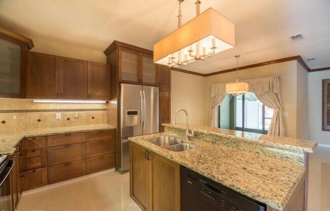 Building Photo - 1375 Lara Cir