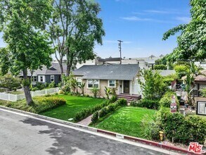 Building Photo - 13964 La Maida St