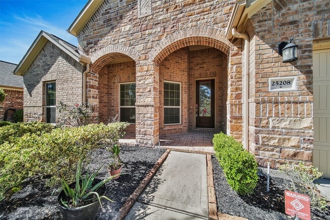 Foto del edificio - 25208 Forest Ledge Dr