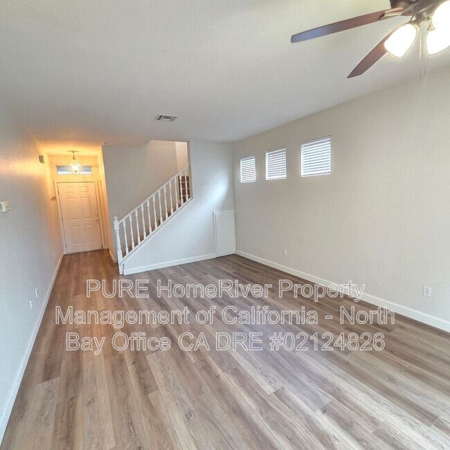 Foto del edificio - 1052 Addison Cir