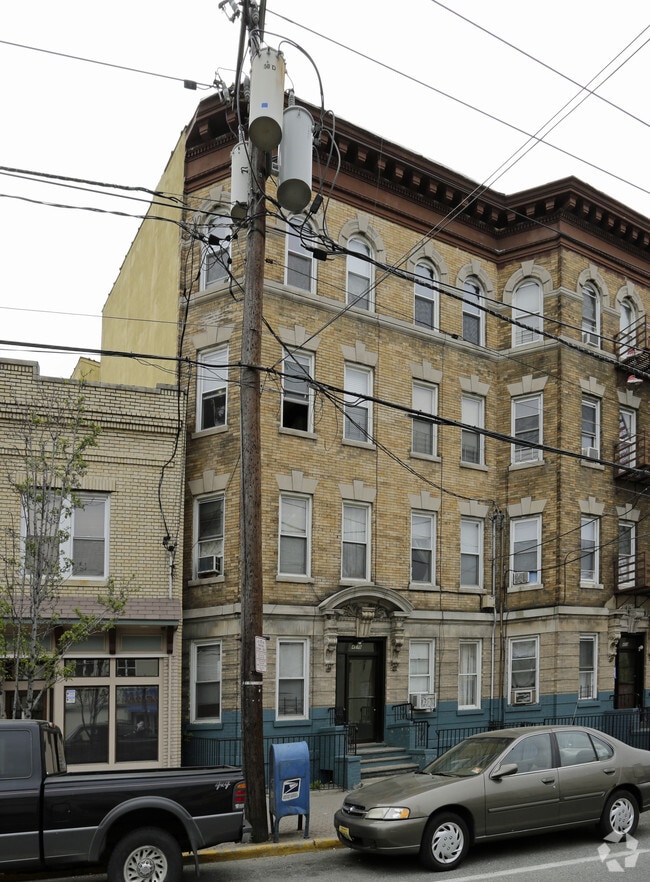Building Photo - 4510 Park Ave