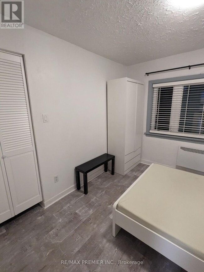 Photo du bâtiment - 1552 Avenue Rd