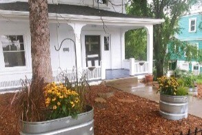 Entrada principal - 202 S French Broad Ave