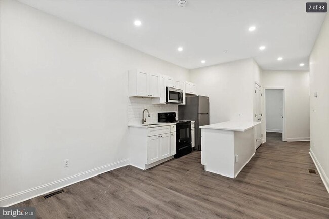 Building Photo - 320 N 62nd St