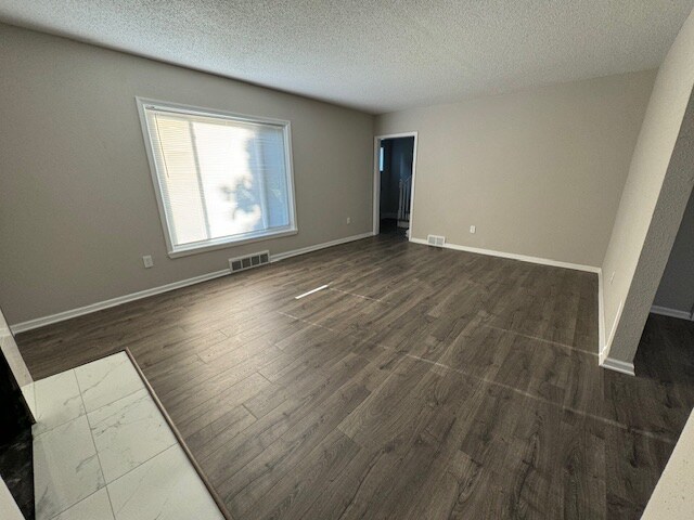 Foto del edificio - 16801 Washburn St