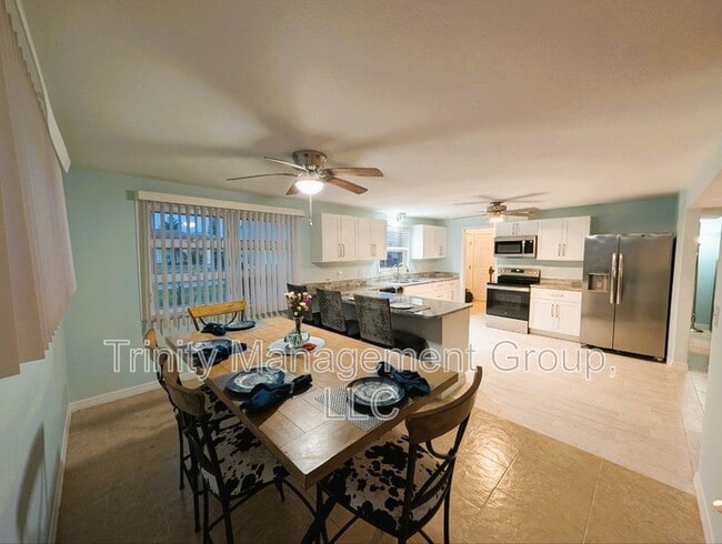 Building Photo - 13419 Starfish Dr