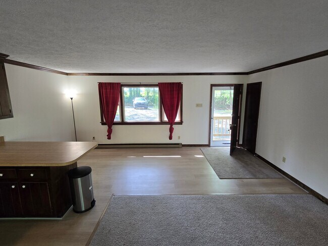 Foto del edificio - 6308 Lakeshore Dr